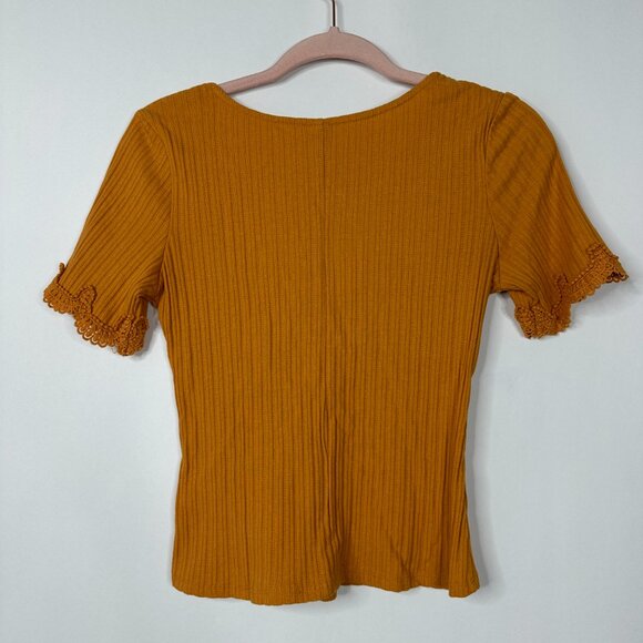 2/$30 ALYA Crochet Short Sleeve Rib-knit Tee Mustard Small #A0335 TRB2 - Picture 4 of 7